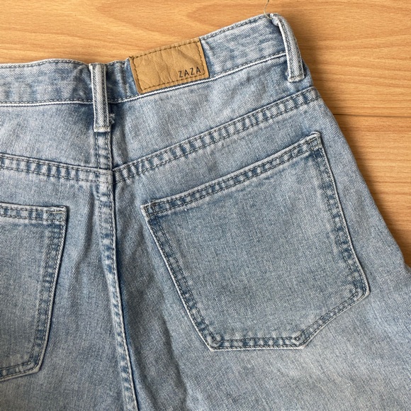 High Waisted Jean Shorts Size S - Picture 3 of 6